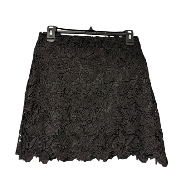 Express Straight Mini Skirt With Crochet - Picture 1 of 5